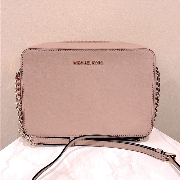 🔥Michael Kors Tan Crossbody Bag with Chain Strap🔥 - Picture 1 of 11